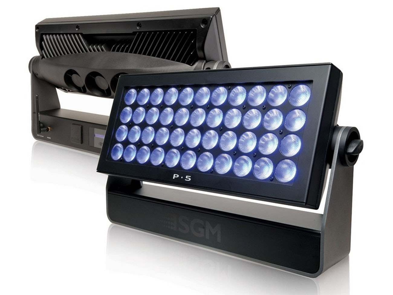 Used, Second SGM Light P-5 Outdoor IP65 Wash LED Color Changer Used Audio, and Video Equipment - Usedful.eu